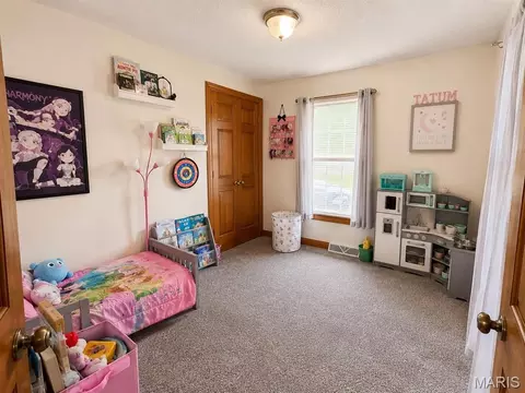 Bedroom - 411 E Chestnut, Gillespie, IL 62033 photo 5 of 5