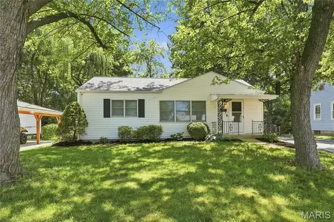 80 La Venta Dr, Florissant, MO 63031