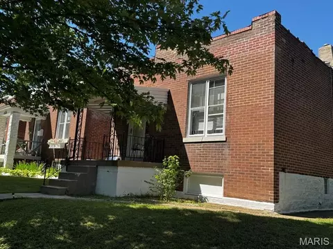 4133 Walsh St, Saint Louis, MO 63116
