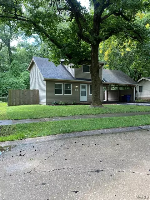 958 Dawnview Dr, Florissant, MO 63031