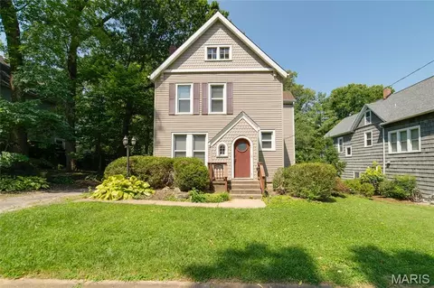 109 N Old Orchard Ave, Webster Groves, MO 63119