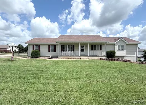 70 Swan Ln, Farmington, MO 63640