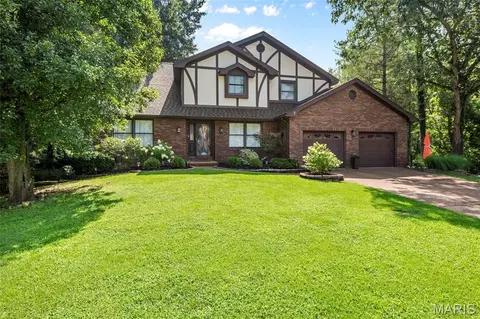 7 Linden Ct, Collinsville, IL 62234
