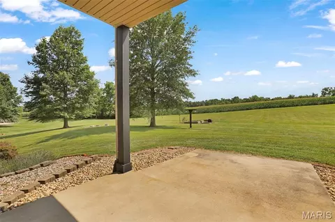 Exterior - 26 Hickory Pt, Moro, IL 62067 photo 5 of 9