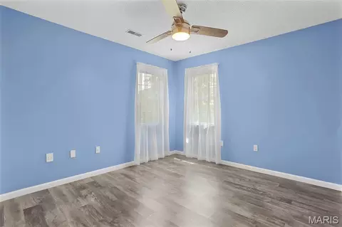 Bedroom - 26 Hickory Pt, Moro, IL 62067 photo 3 of 3