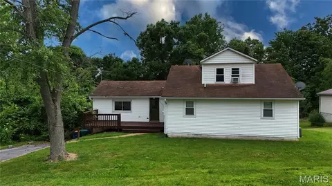 Exterior - 733 Abel Dr, Festus, MO 63028 photo 2 of 7