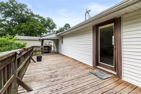 Exterior - 733 Abel Dr, Festus, MO 63028 photo 6 of 7