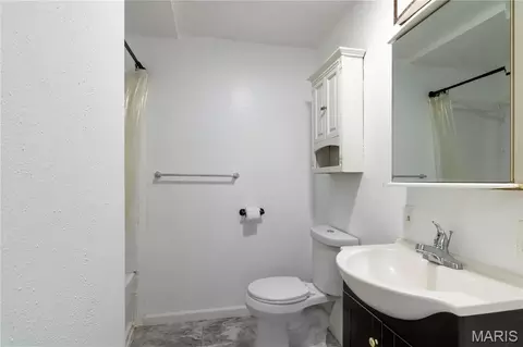 Bath - 733 Abel Dr, Festus, MO 63028 photo 2 of 2