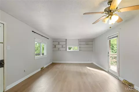 Living - 733 Abel Dr, Festus, MO 63028 photo 2 of 3