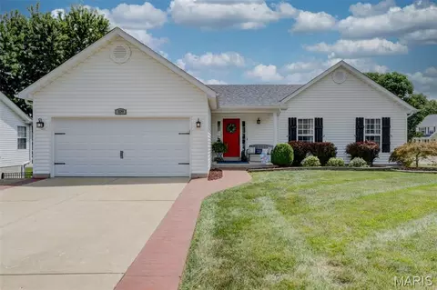 109 Emerald Isle Ln, Wentzville, MO 63385