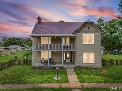 111 N Ravencrest Dr, Desloge, MO 63601