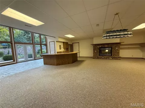 Living - 58079 Dow Trl, Hannibal, MO 63401 photo 4 of 6