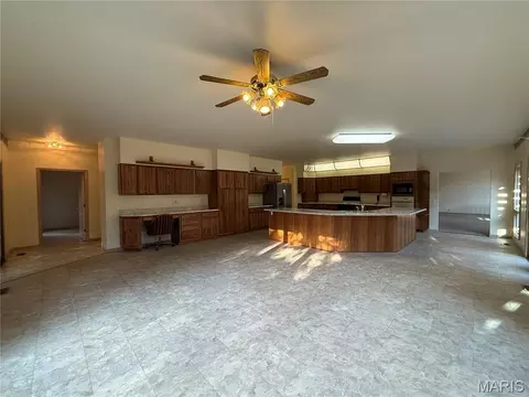 Kitchen - 58079 Dow Trl, Hannibal, MO 63401 photo 2 of 2