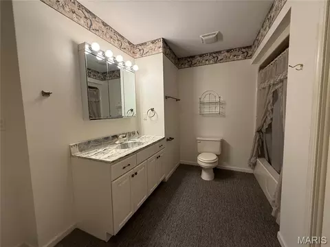 Bath - 58079 Dow Trl, Hannibal, MO 63401 photo 2 of 4