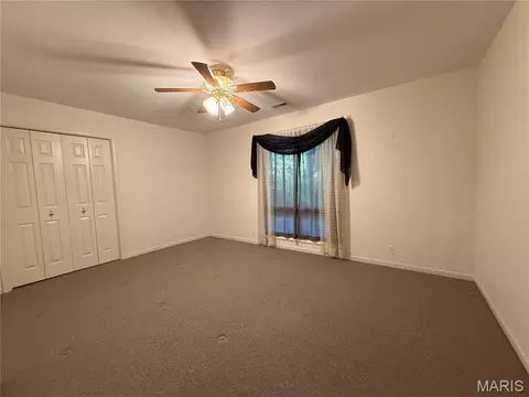 Bedroom - 58079 Dow Trl, Hannibal, MO 63401 photo 2 of 4