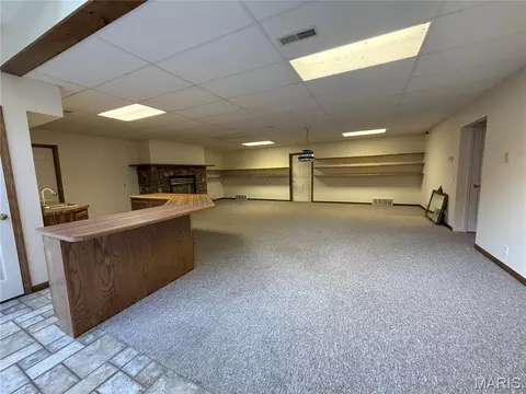 Living - 58079 Dow Trl, Hannibal, MO 63401 photo 3 of 6