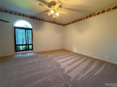 Bedroom - 58079 Dow Trl, Hannibal, MO 63401 photo 4 of 4