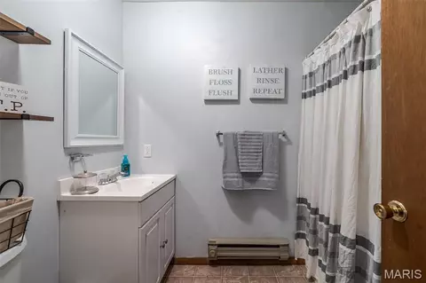 Bath - 411 Macarthur Ave, Union, MO 63084 photo 1 of 2