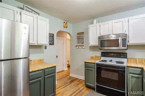 Kitchen - 411 Macarthur Ave, Union, MO 63084 photo 2 of 3