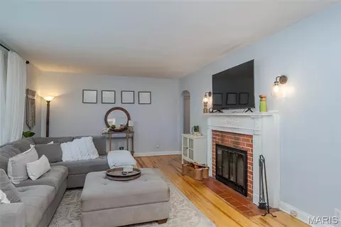 Living - 411 Macarthur Ave, Union, MO 63084 photo 1 of 3