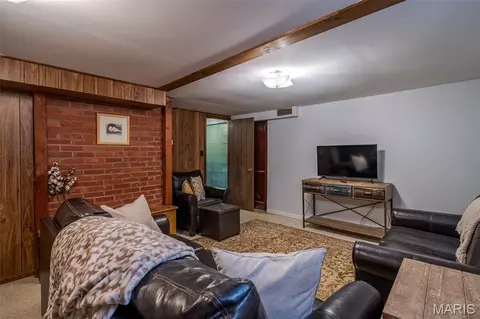 Living - 411 Macarthur Ave, Union, MO 63084 photo 3 of 3