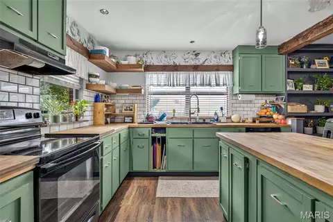 Kitchen - 14560 Dry Fork Rd, Festus, MO 63028 photo 7 of 8