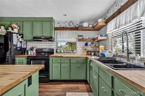 Kitchen - 14560 Dry Fork Rd, Festus, MO 63028 photo 8 of 8