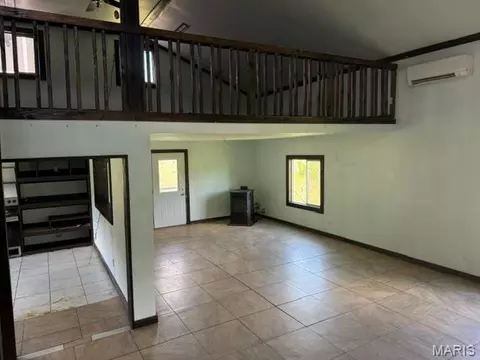 Living - 150 W Birds Nest Rd, Cuba, MO 65453 photo 4 of 5