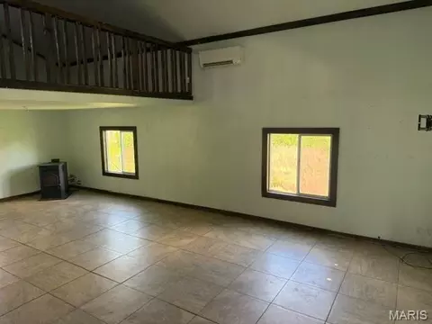 Living - 150 W Birds Nest Rd, Cuba, MO 65453 photo 5 of 5