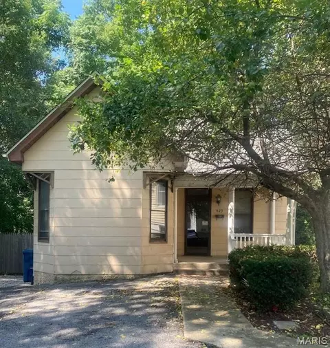 423 S Aurora St, Collinsville, IL 62234