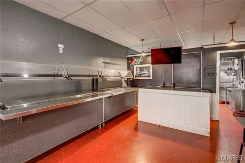 Kitchen - 110 E Main Ave, Bernie, MO 63822 photo 1 of 5