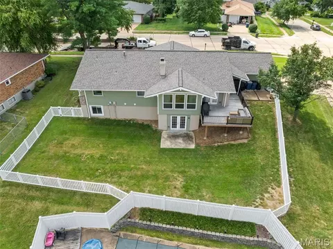 View/Area - 819 Big Bend Woods Dr, Ballwin, MO 63021 photo 2 of 7