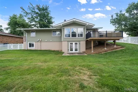 Exterior - 819 Big Bend Woods Dr, Ballwin, MO 63021 photo 8 of 10