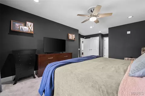 Bedroom - 819 Big Bend Woods Dr, Ballwin, MO 63021 photo 4 of 7