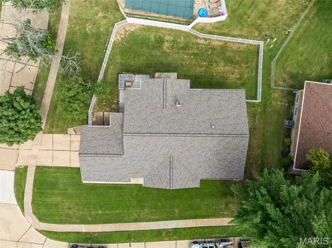 View/Area - 819 Big Bend Woods Dr, Ballwin, MO 63021 photo 1 of 7
