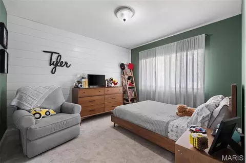 Bedroom - 819 Big Bend Woods Dr, Ballwin, MO 63021 photo 6 of 7