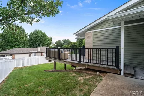 Exterior - 819 Big Bend Woods Dr, Ballwin, MO 63021 photo 6 of 10
