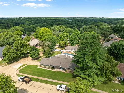 View/Area - 819 Big Bend Woods Dr, Ballwin, MO 63021 photo 3 of 7