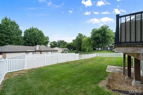 Exterior - 819 Big Bend Woods Dr, Ballwin, MO 63021 photo 7 of 10