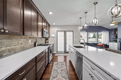 Kitchen - 819 Big Bend Woods Dr, Ballwin, MO 63021 photo 3 of 4