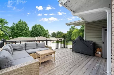 Exterior - 819 Big Bend Woods Dr, Ballwin, MO 63021 photo 3 of 10