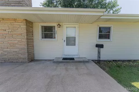 Exterior - 609 Elm Ave, Bland, MO 65014 photo 1 of 7