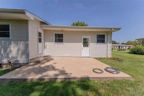 Exterior - 609 Elm Ave, Bland, MO 65014 photo 4 of 7