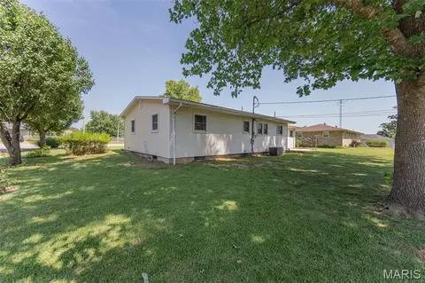 Exterior - 609 Elm Ave, Bland, MO 65014 photo 3 of 7