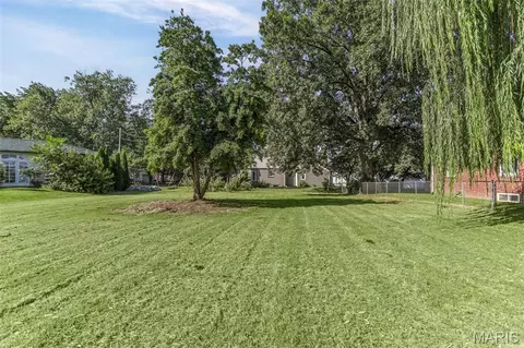 Exterior - 204 Marilyn Dr, O'fallon, IL 62269 photo 3 of 13