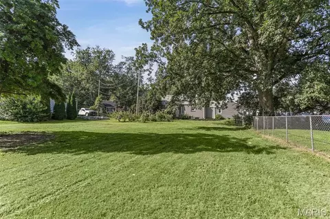 Exterior - 204 Marilyn Dr, O'fallon, IL 62269 photo 6 of 13