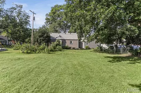 Exterior - 204 Marilyn Dr, O'fallon, IL 62269 photo 9 of 13