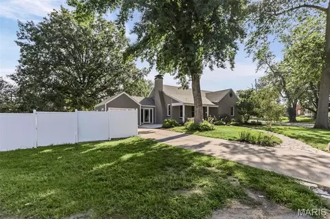 Exterior - 204 Marilyn Dr, O'fallon, IL 62269 photo 2 of 13