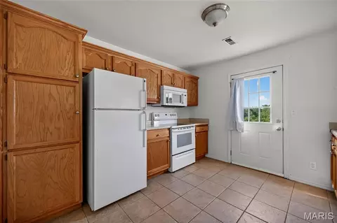 Kitchen - 150 Hickory Ridge Dr, Saint Robert, MO 65584 photo 1 of 3
