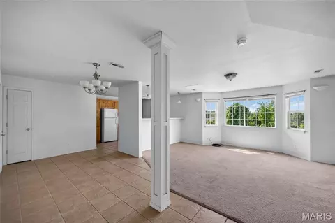 Entry Way - 150 Hickory Ridge Dr, Saint Robert, MO 65584 photo 2 of 4